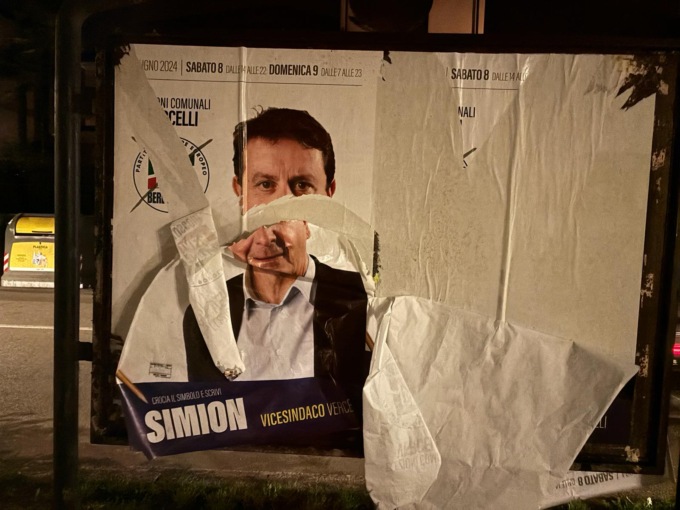 Vandalizzati i manifesti elettorali di Massimo Simion