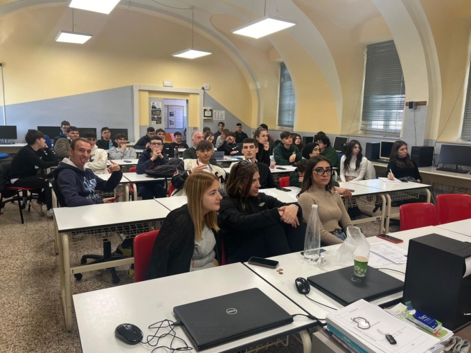 Al Calamandrei di Crescentino partecipato incontro di orientamento al lavoro