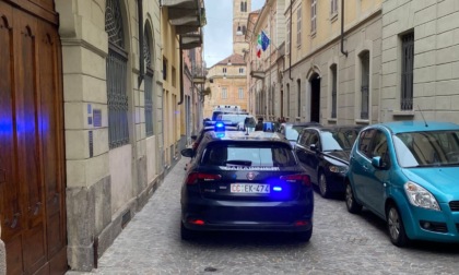 Momenti tesi in via Laviny per una lite domestica