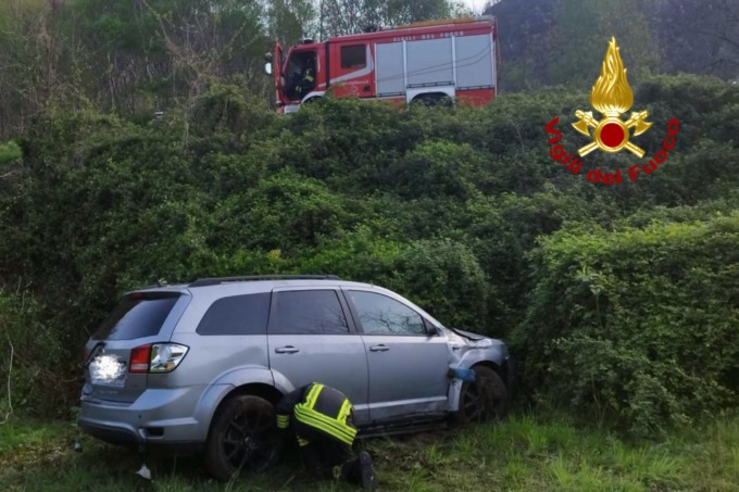 Incidente stradale a Varallo: automobilista in ospedale