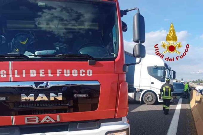 Scontro auto mezzo pesante sull’autostrada A4