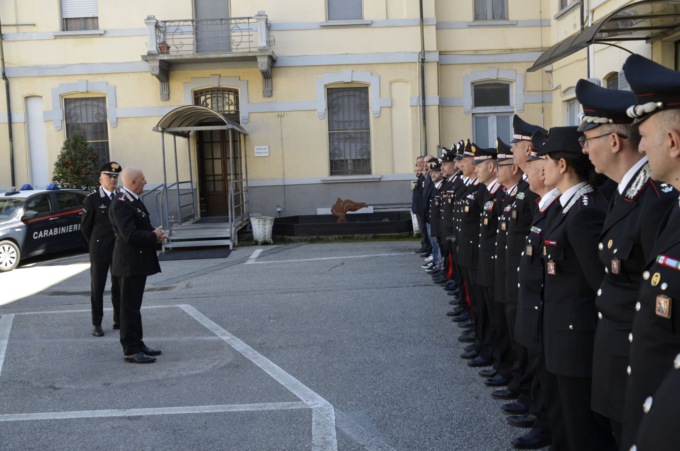 Il generale Micale in visita alla Caserma dei Carabinieri di Vercelli