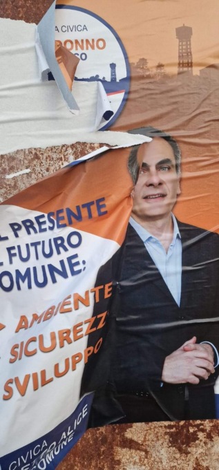 Manifesti elettorali vandalizzati ad Alice Castello
