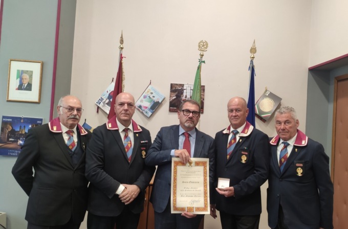 Il questore Giuseppe Mariani socio onorario dell’associazione Polizia di Stato di Vercelli