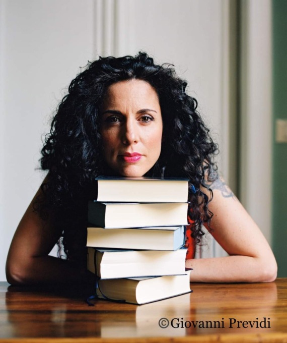 Alla scoperta di Silvia Avallone in biblioteca a Santhià