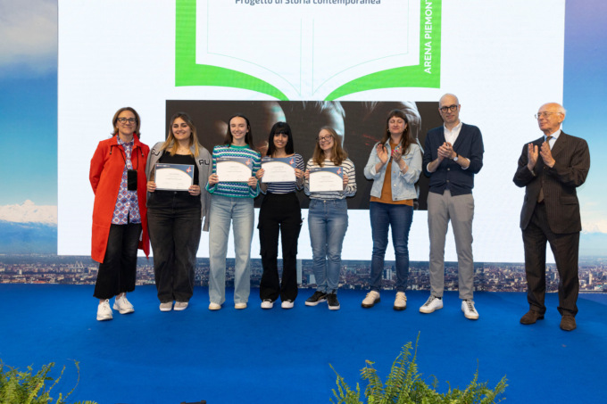 Doppio premio per una ricerca di quattro studentesse del Liceo Classico