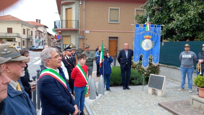 Borgo d’Ale non dimentica la strage del bombardamento del 1945