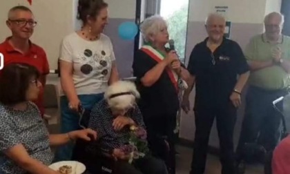 Santhià festeggia i 103 anni di nonna Pierina