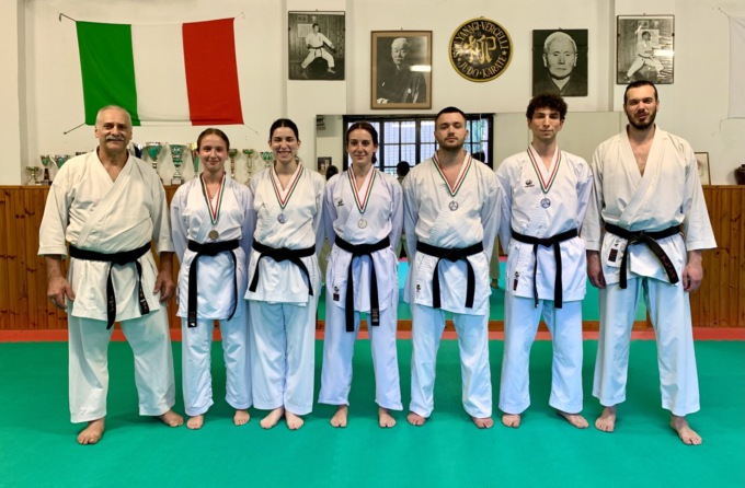 Yanagi sugli scudi: sei medaglie ai nazionali di Karate – LA GALLERY