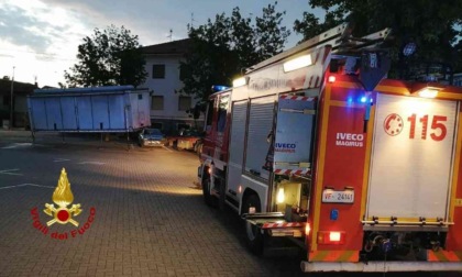 Incendio nella notte a Santhià: provvidenziale intervento dei Vigili del Fuoco