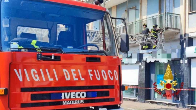 Caduta calcinacci a Vercelli in via Paggi