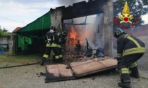 Garage divorato dalle fiamme a Ronsecco