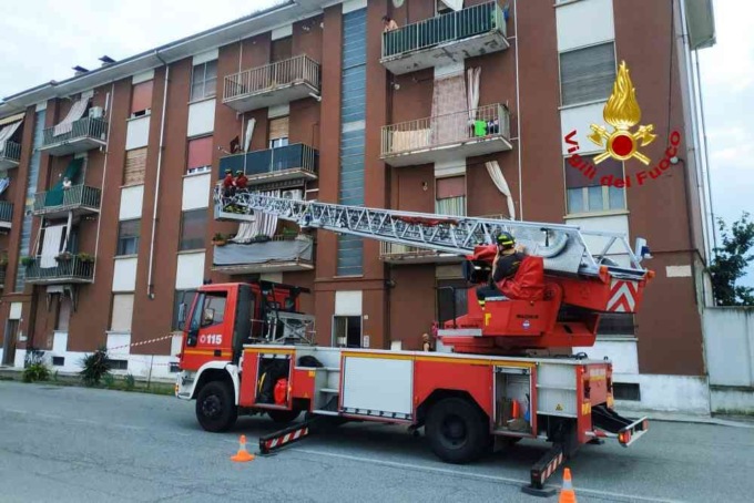 Crollo calcinacci in corso Sempione a Santhià – La gallery