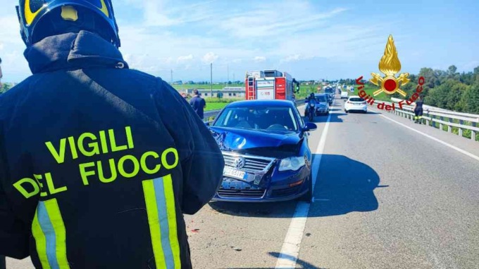 Scontro tra due vetture sulla Sp 11