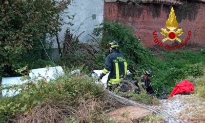 Schianto ai Gerbidi: automobilista estratto dall'abitacolo dai Vigili del Fuoco