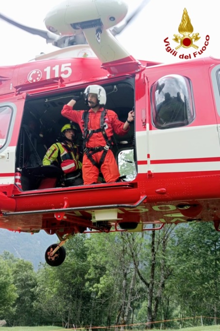 Salvata la mucca caduta in un torrente a Campertogno