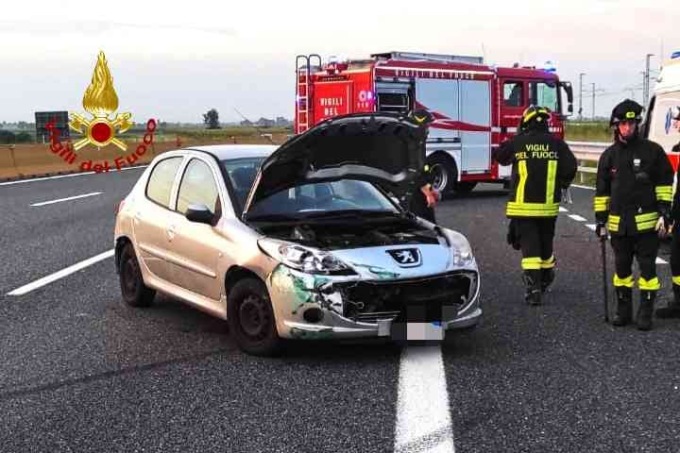 Incidente in autostrada all’altezza di Borgo d’Ale: soccorso un automobilista