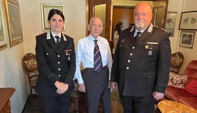 I Carabinieri festeggiano i 102 anni del Maresciallo Maggiore Antonio Ledda