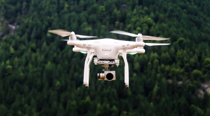 Volare con il drone in Italia: cosa dice il regolamento ENAC?