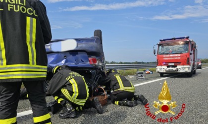 Incidente stradale sull'A26: una persona estratta dalle lamiere