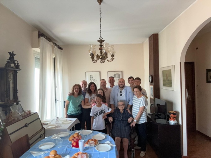 Villarboit festeggia i 102 anni di “nonna” Adalgisa