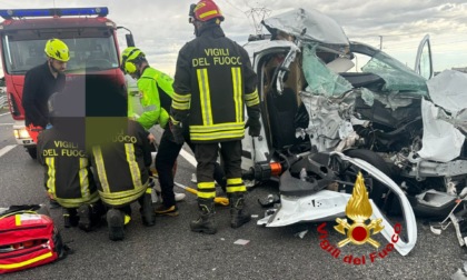 Scontro auto camion in A4: due feriti