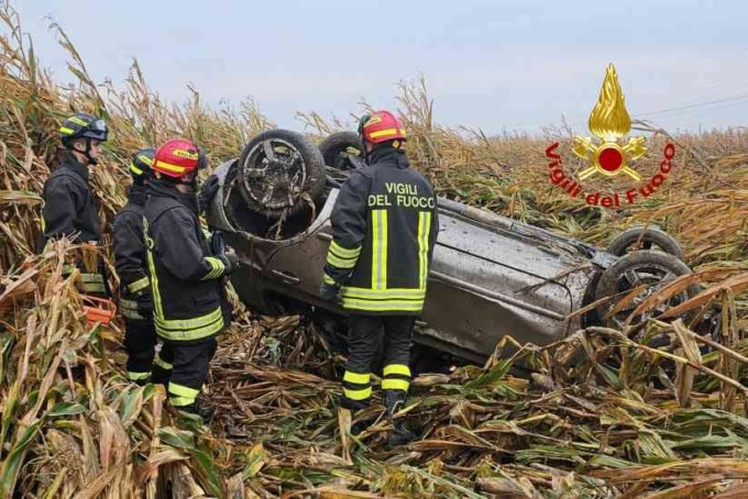 Incidente stradale sulla provinciale per Santhià: automobilista in ospedale