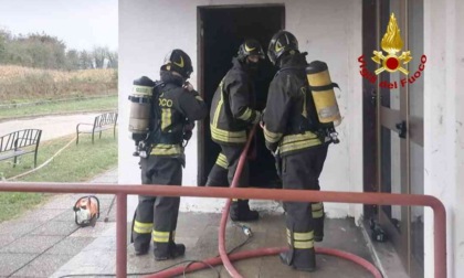 Incendio nello scantinato dell' Itis di Santhià: evacuati gli studenti