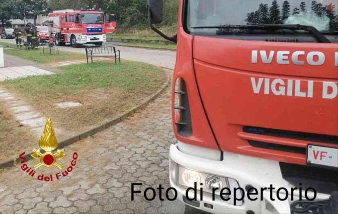 Incendio cartiera a Serravalle: intervento dei vigili del fuoco