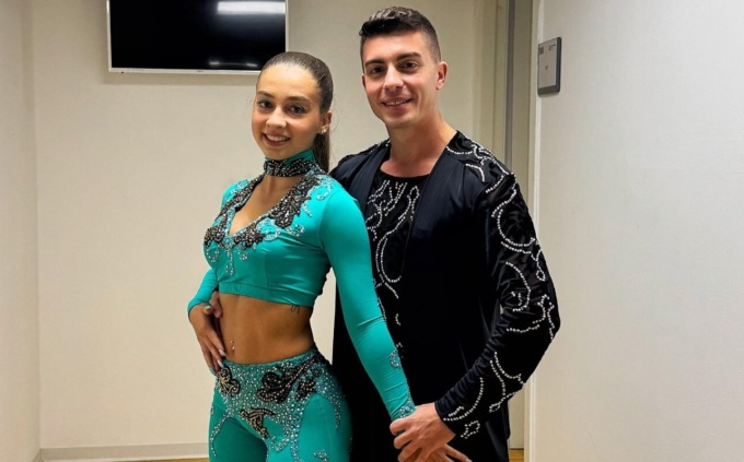 Giorgia Cosentino e Kevin Gennaro ballano per Amadeus sul Nove