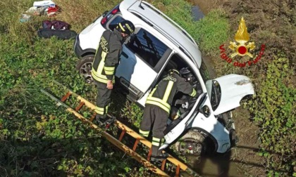 Incidente tra Desana e Costanzana: automobilista estratto dalle lamiere