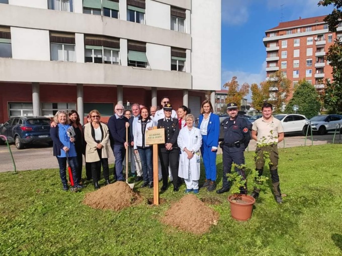 “Un albero per la salute” all’ ospedale di Vercelli