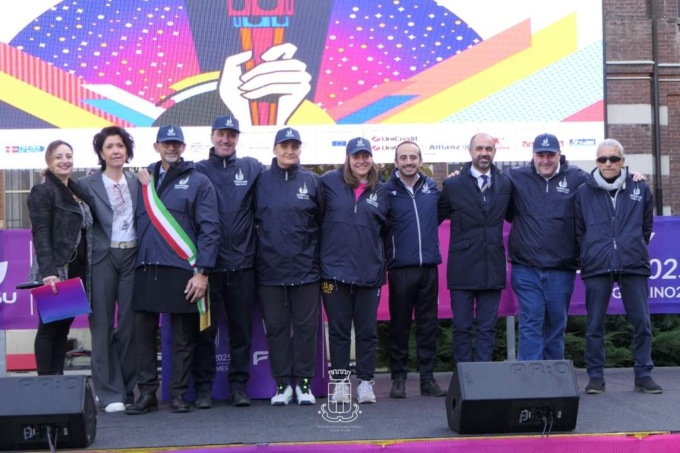 Fiaccola Torino 2025 FISU World University: tappa a Vercelli ricca d’emozione