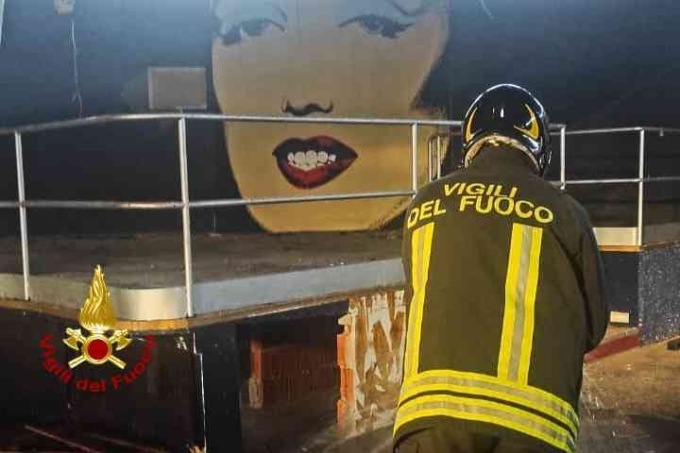 Incendio nell’ex discoteca Due di Cigliano