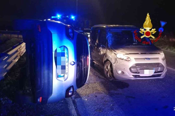 Scontro tra tre vetture a Borgo d’Ale: sei persone all’ospedale