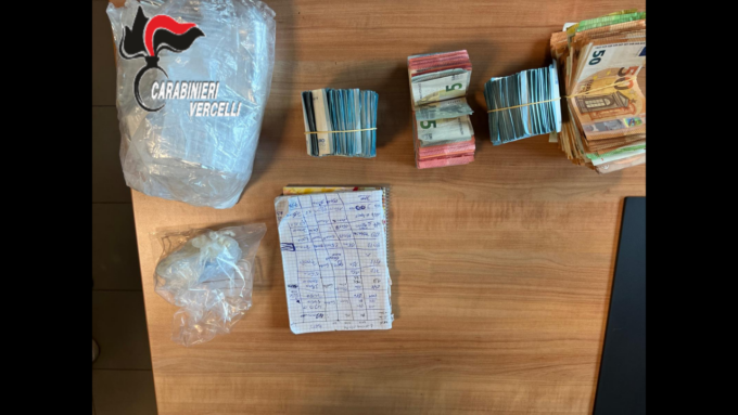 Spaccio di stupefacenti nei boschi: maxi operazione a Vercelli