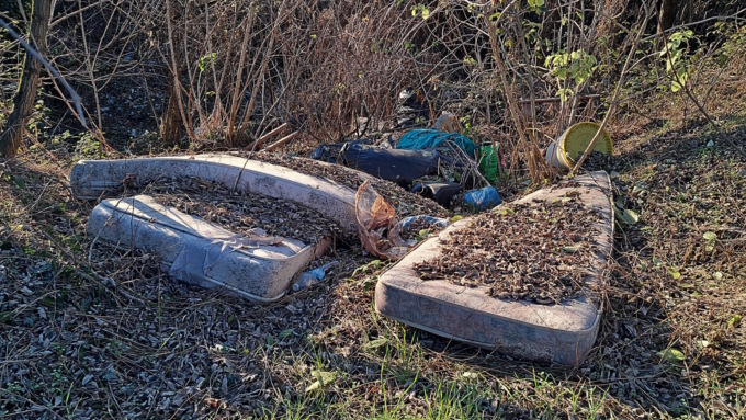 Discariche lungo il Sesia: una storia infinita