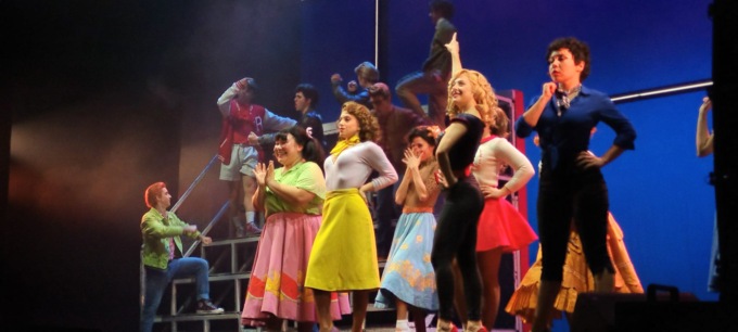 Grease: un classico del musical incanta il Civico tutto esaurito