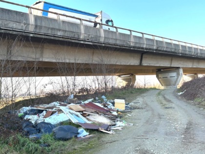 Torna l’incubo delle discariche abusive tra Vercelli e Prarolo