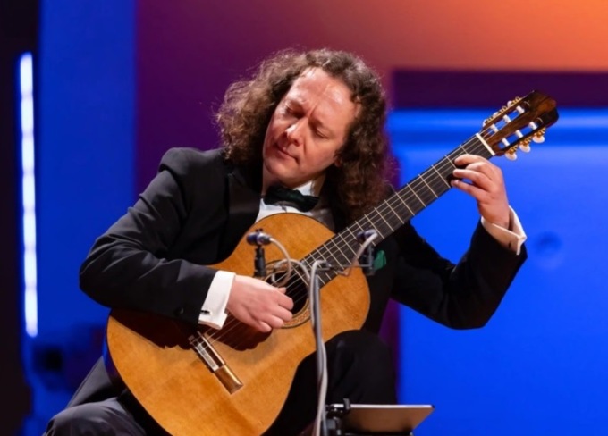 Vladimir Illarionov: al Dugentesco un big della chitarra