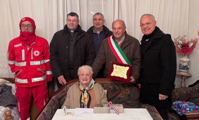 Desana: tanti auguri a nonna Mariuccia per i suoi cento anni