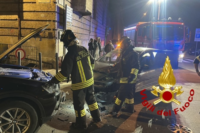 Scontro a Vercelli in corso De Gregori