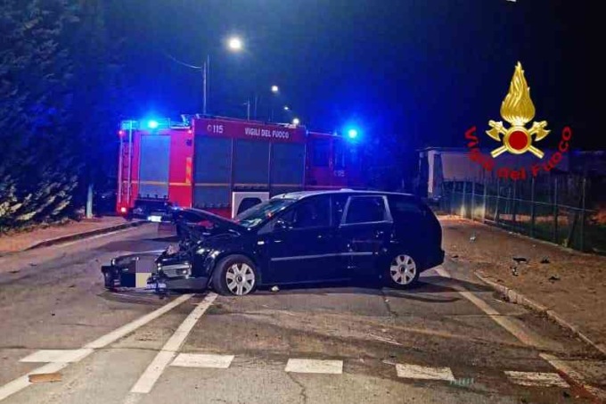Schianto sulla Trino-Vercelli nella notte