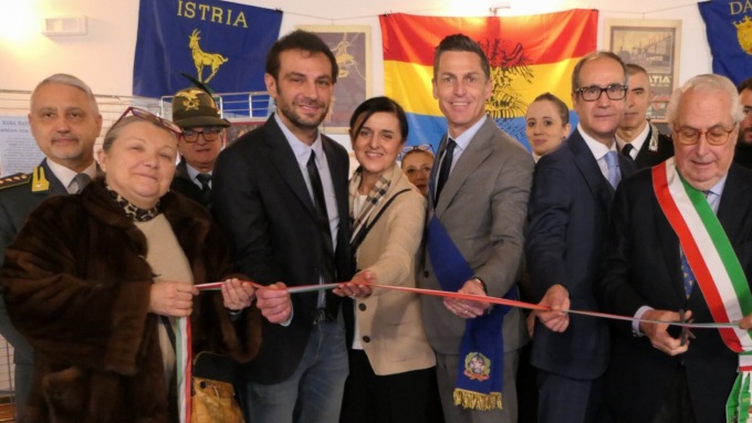 Inaugurata allo spazio Gioin la mostra dedicata alla tragedia delle foibe