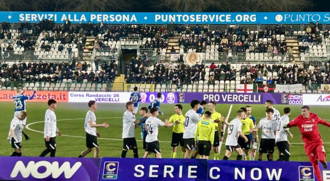 Comi-gol, la Pro Vercelli sbrana il Novara e fa suo il derby: 1-0 al “Robbiano-Piola”