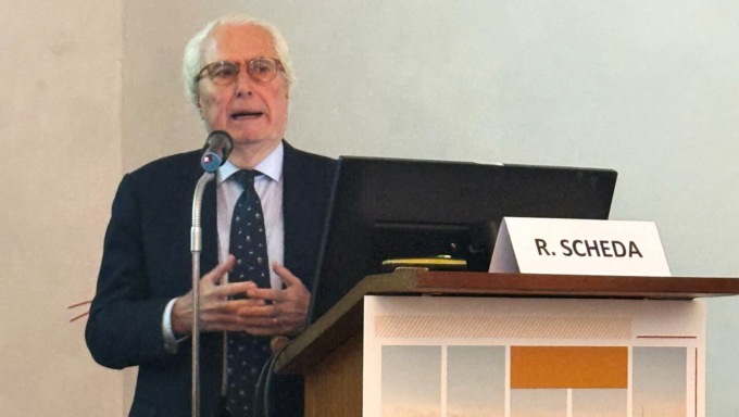 Scheda al convegno ‘L’innovazione nel mieloma multiplo’: “Avere il robot chirurgico è fondamentale”