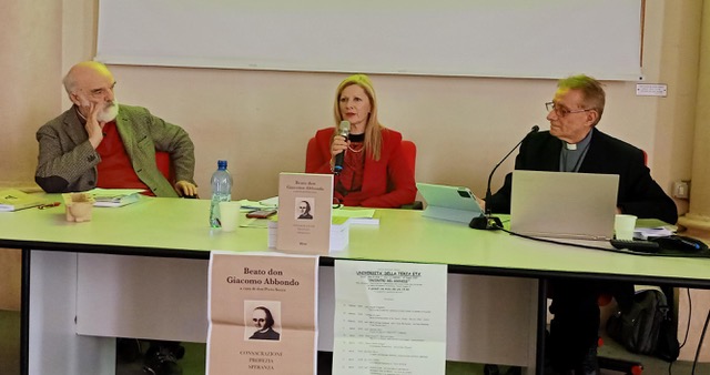 Alla Biblioteca Civica di Bianzè, la presentazione del libro di monsignor Piero Secco edito da Publycom