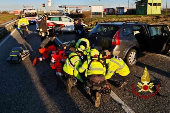 Frontale Sp11: il report dei Vigili del Fuoco e le immagini