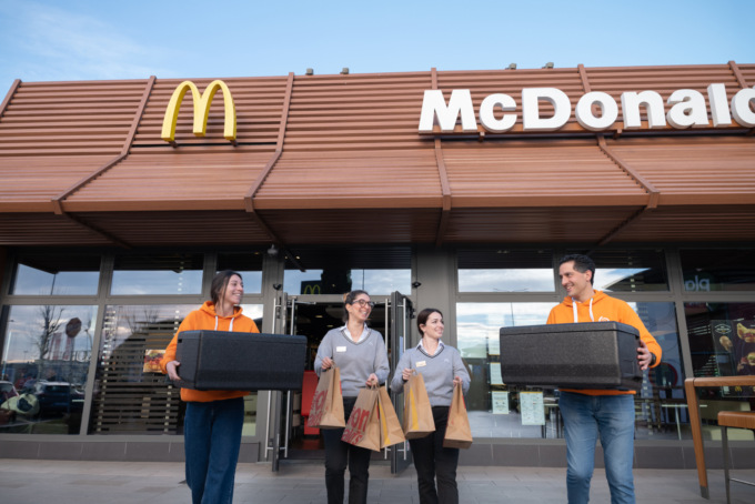 Da McDonald’s 100 pasti caldi alla settimana per i vercellesi in difficoltà