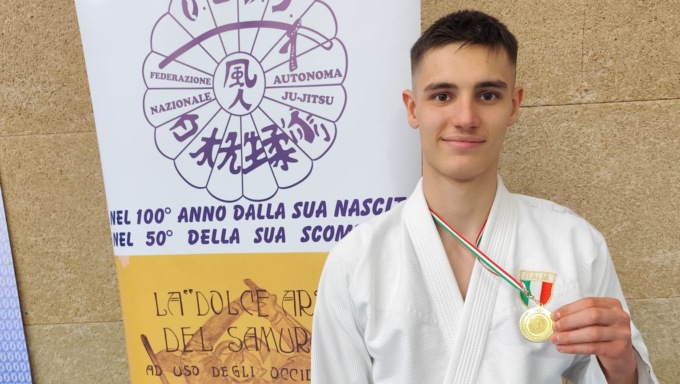 Jiu jitsu, al “Trofeo Nazionale Bianchi” si parla vercellese: trionfo di Pietro Ferrero